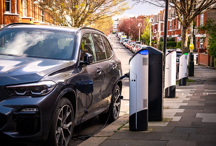 Electric vehicle charging on the street