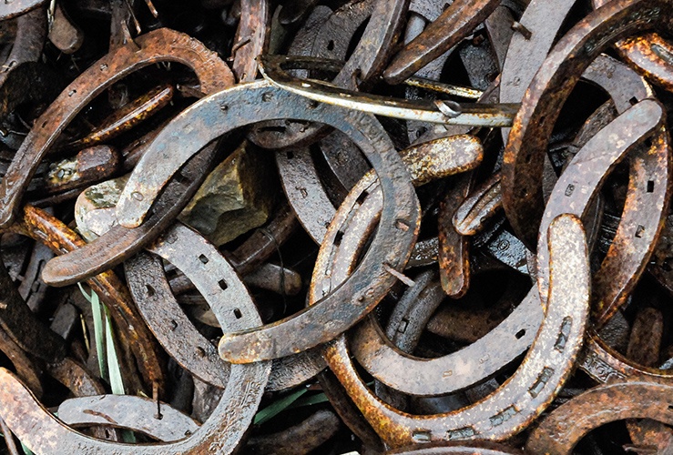 Horseshoe pile